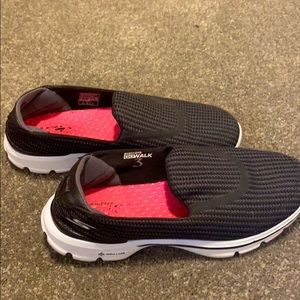 Sketchers shoes